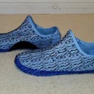 Women's Adidas Sneakers Slippers Size 6 - Yeezy 350 V1 Blue & Black - Unique A+